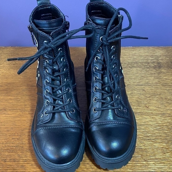 Guess Women's Combat Boots 6M Black Multi Those Logo Lace up Motorcycle Size Zip - Picture 4 of 15